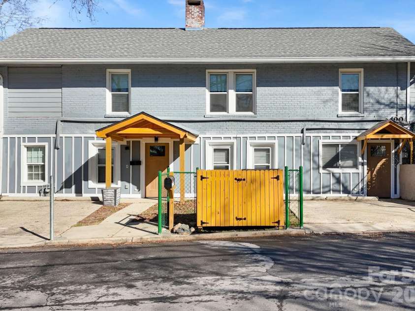 26 Hanover Street, Asheville, NC 28806.  MLS# CAR4241021, YatesRealty ID 2882. 