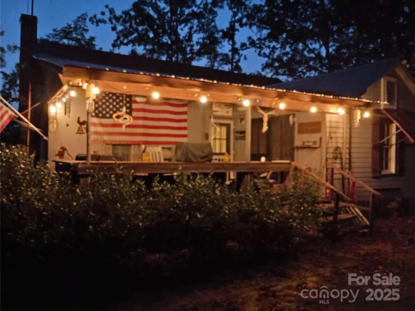 1207 Ashford Road, Chester, SC 29706.  MLS# CAR4281484, YatesRealty ID 28820. 