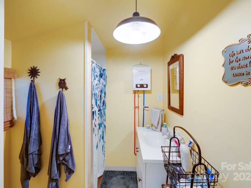 1207 Ashford Road, Chester, SC 29706.  MLS# CAR4281484, YatesRealty ID 28820. 