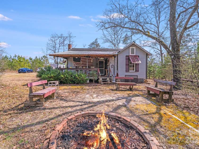 1207 Ashford Road, Chester, SC 29706.  MLS# CAR4281484, YatesRealty ID 28820. 