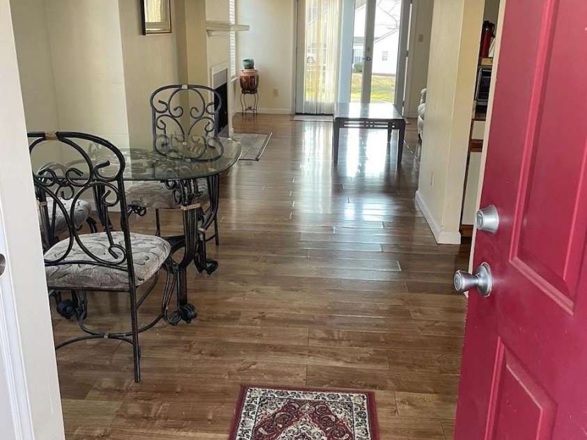 814 Selwyn Oaks Court, Charlotte, NC 28209.  MLS# CAR4390608, YatesRealty ID 28820. 