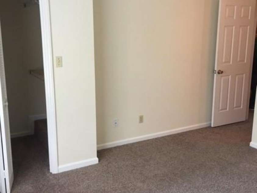 814 Selwyn Oaks Court, Charlotte, NC 28209.  MLS# CAR4390608, YatesRealty ID 28820. 