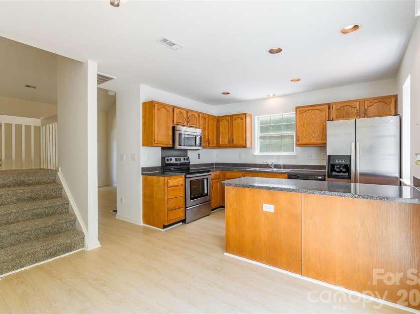 5840 Prescott Court, Charlotte, NC 28269.  MLS# CAR4385304, YatesRealty ID 28821. 
