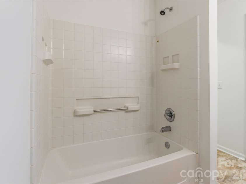 5840 Prescott Court, Charlotte, NC 28269.  MLS# CAR4385304, YatesRealty ID 28821. 