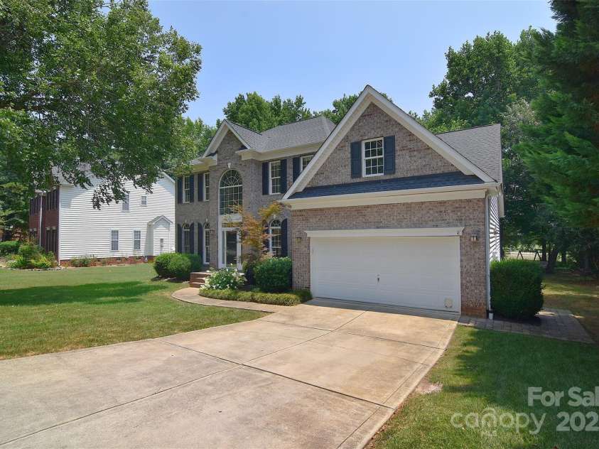 7006 Olde Sycamore Drive, Mint Hill, NC 28227.  MLS# CAR4279307, YatesRealty ID 28821. 