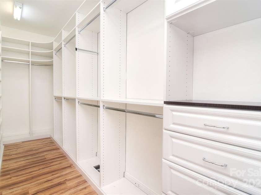 7006 Olde Sycamore Drive, Mint Hill, NC 28227.  MLS# CAR4279307, YatesRealty ID 28821. Custom WIC in Primary