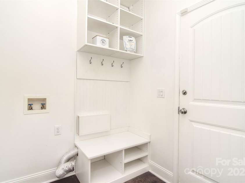 7006 Olde Sycamore Drive, Mint Hill, NC 28227.  MLS# CAR4279307, YatesRealty ID 28821. Drop Zone in Laundry Room