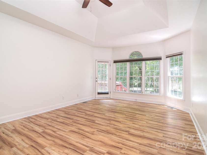 7006 Olde Sycamore Drive, Mint Hill, NC 28227.  MLS# CAR4279307, YatesRealty ID 28821. Primary Suite
