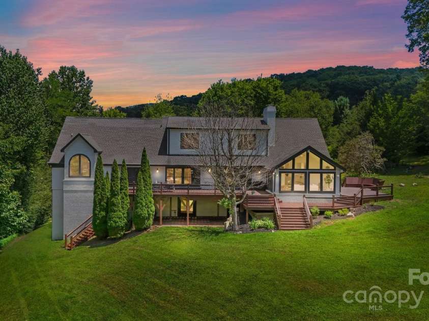 140 Wilson Ridge Road, Boone, NC 28607.  MLS# CAR4278655, YatesRealty ID 28823. 