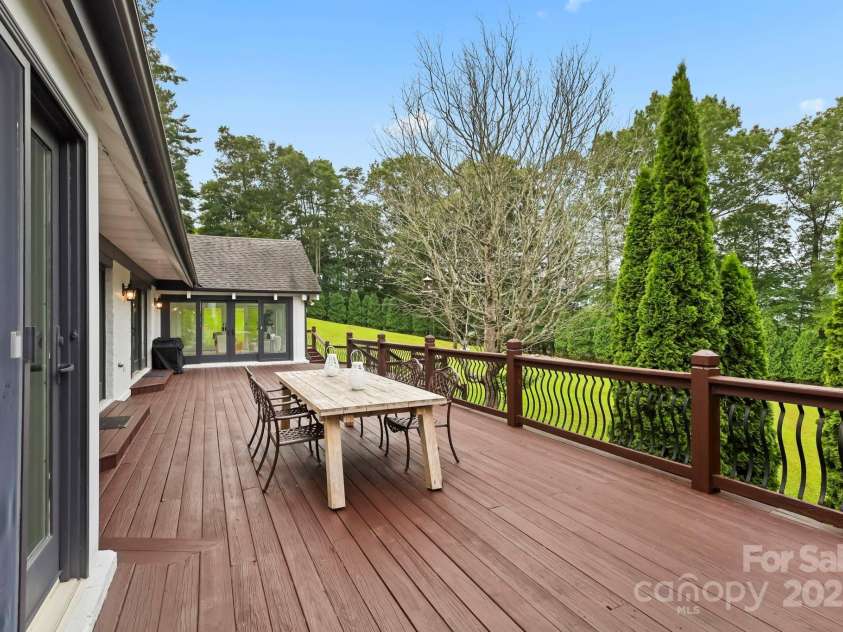 140 Wilson Ridge Road, Boone, NC 28607.  MLS# CAR4278655, YatesRealty ID 28823. 