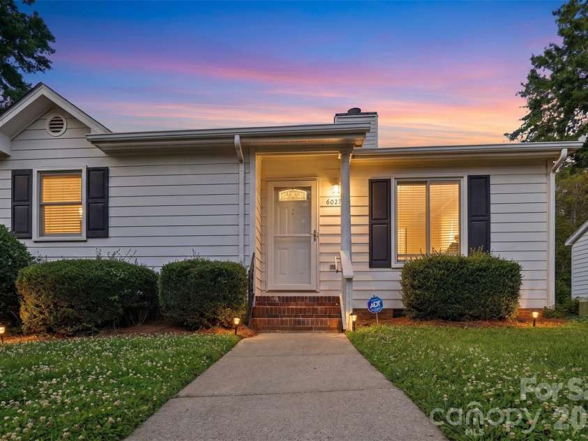 6027 Crape Myrtle Lane, Charlotte, NC 28216.  MLS# CAR4385152, YatesRealty ID 28823. 