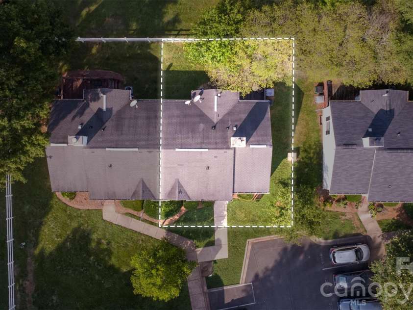 6027 Crape Myrtle Lane, Charlotte, NC 28216.  MLS# CAR4385152, YatesRealty ID 28823. 