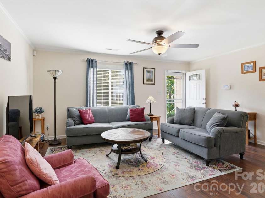 6027 Crape Myrtle Lane, Charlotte, NC 28216.  MLS# CAR4385152, YatesRealty ID 28823. 