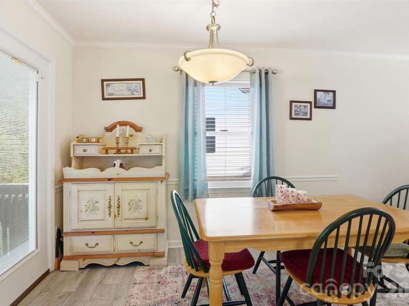 6027 Crape Myrtle Lane, Charlotte, NC 28216.  MLS# CAR4385152, YatesRealty ID 28823. 