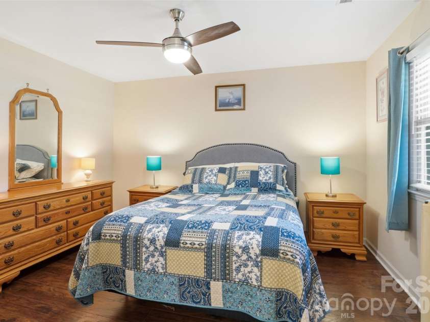 6027 Crape Myrtle Lane, Charlotte, NC 28216.  MLS# CAR4385152, YatesRealty ID 28823. 