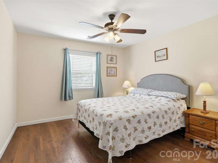 6027 Crape Myrtle Lane, Charlotte, NC 28216.  MLS# CAR4385152, YatesRealty ID 28823. 