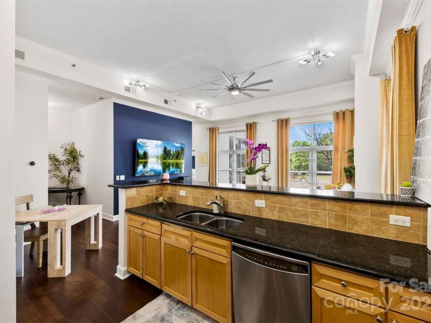 1315 Boulevard Boulevard, Charlotte, NC 28203.  MLS# CAR4283512, YatesRealty ID 28824. 