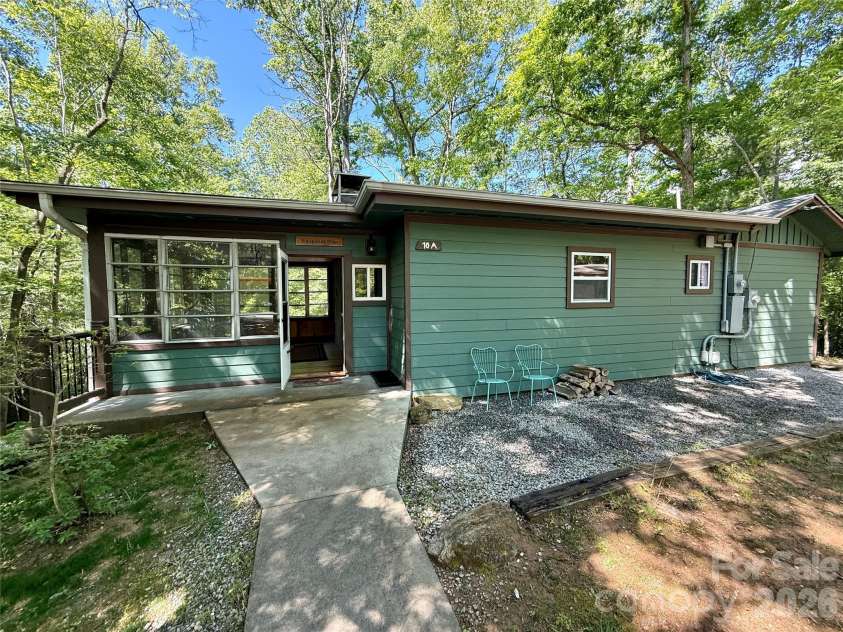 10 Lakemont Cottage Trail, Flat Rock, NC 28731.  MLS# CAR4386304, YatesRealty ID 28825. 