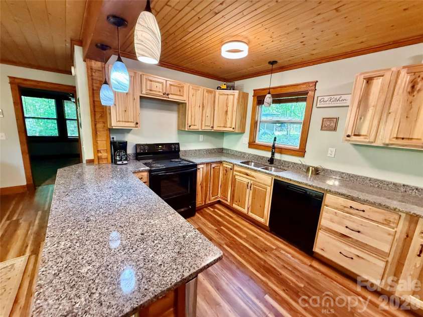 10 Lakemont Cottage Trail, Flat Rock, NC 28731.  MLS# CAR4386304, YatesRealty ID 28825. 