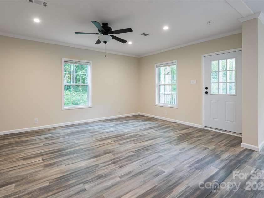 321 Flat Creek Road, Black Mountain, NC 28711.  MLS# CAR4284477, YatesRealty ID 28825. 