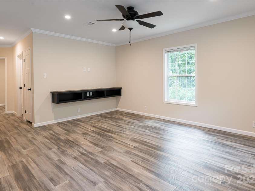 321 Flat Creek Road, Black Mountain, NC 28711.  MLS# CAR4284477, YatesRealty ID 28825. 