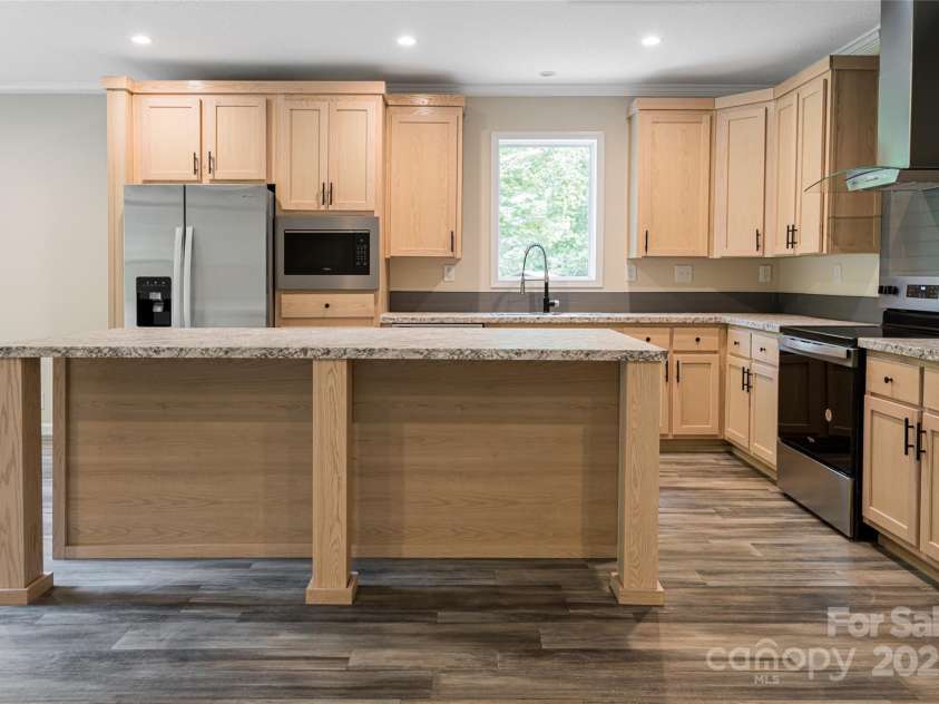 321 Flat Creek Road, Black Mountain, NC 28711.  MLS# CAR4284477, YatesRealty ID 28825. 