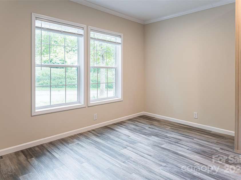 321 Flat Creek Road, Black Mountain, NC 28711.  MLS# CAR4284477, YatesRealty ID 28825. 