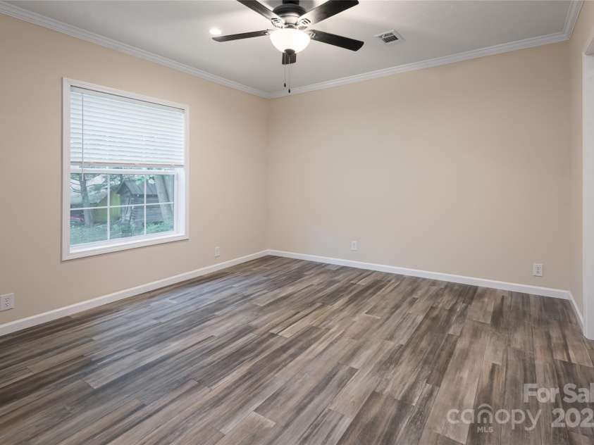 321 Flat Creek Road, Black Mountain, NC 28711.  MLS# CAR4284477, YatesRealty ID 28825. 