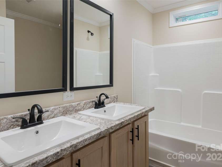 321 Flat Creek Road, Black Mountain, NC 28711.  MLS# CAR4284477, YatesRealty ID 28825. 