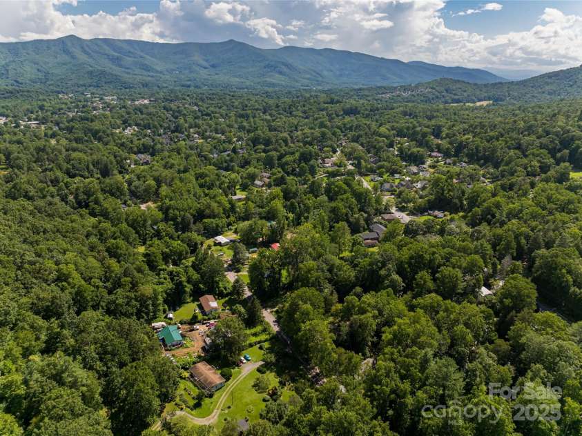 321 Flat Creek Road, Black Mountain, NC 28711.  MLS# CAR4284477, YatesRealty ID 28825. 
