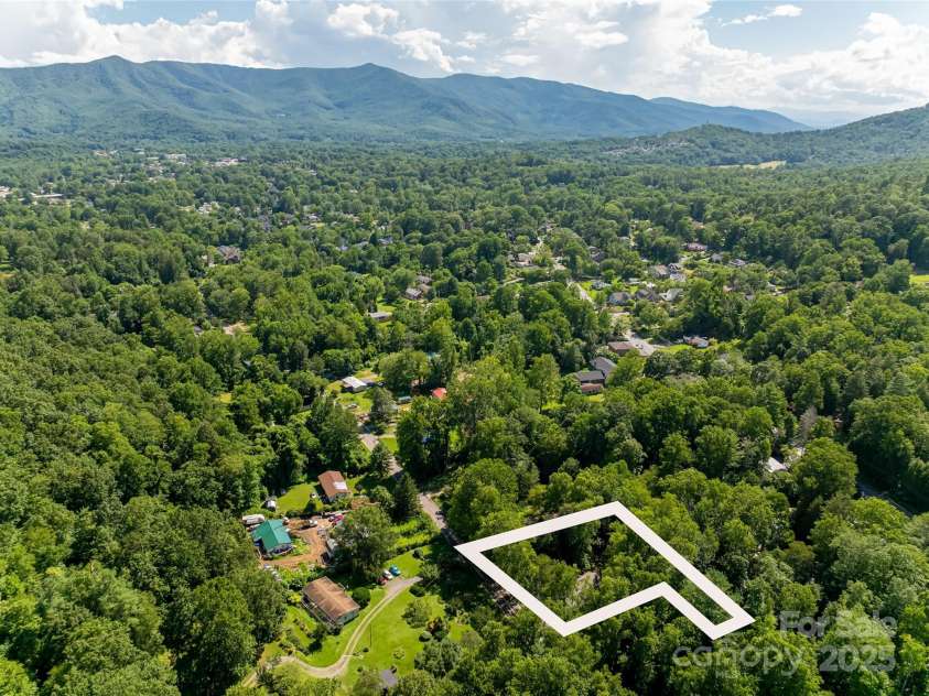 321 Flat Creek Road, Black Mountain, NC 28711.  MLS# CAR4284477, YatesRealty ID 28825. 