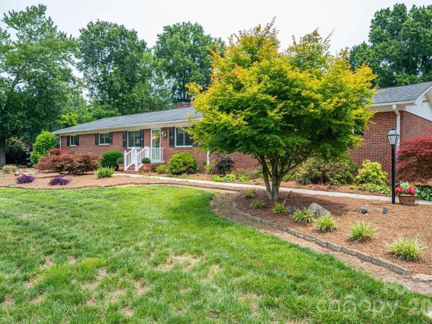 403 Old Post Road, Cherryville, NC 28021.  MLS# CAR4383564, YatesRealty ID 28826. 
