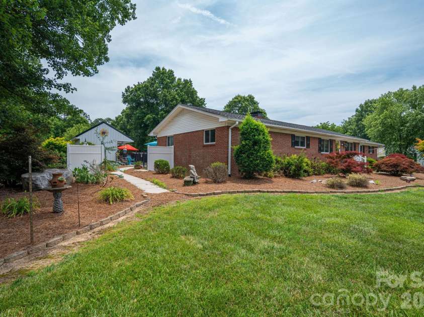 403 Old Post Road, Cherryville, NC 28021.  MLS# CAR4383564, YatesRealty ID 28826. 