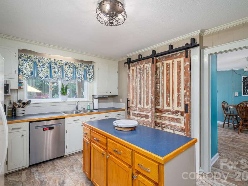 403 Old Post Road, Cherryville, NC 28021.  MLS# CAR4383564, YatesRealty ID 28826. 