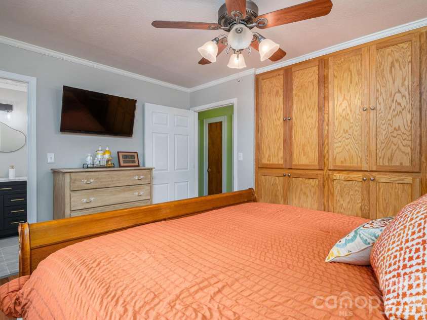 403 Old Post Road, Cherryville, NC 28021.  MLS# CAR4383564, YatesRealty ID 28826. 