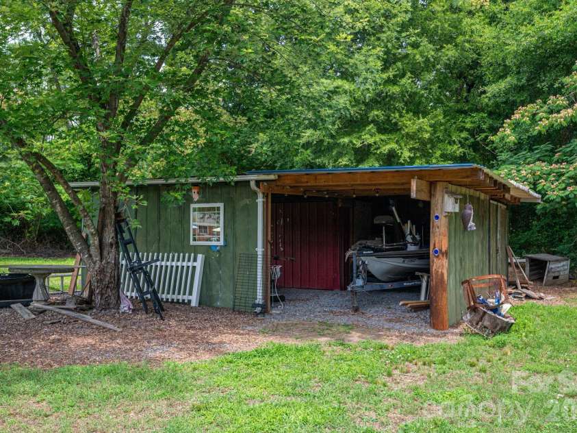 403 Old Post Road, Cherryville, NC 28021.  MLS# CAR4383564, YatesRealty ID 28826. 