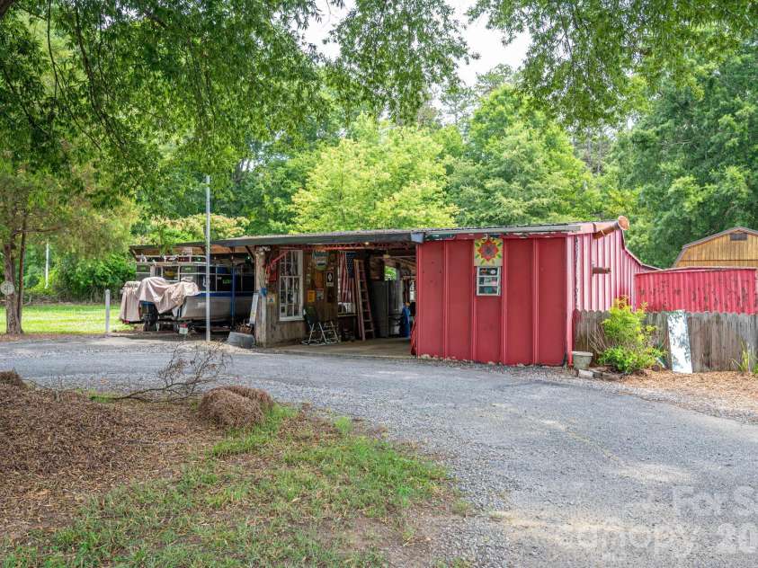403 Old Post Road, Cherryville, NC 28021.  MLS# CAR4383564, YatesRealty ID 28826. 
