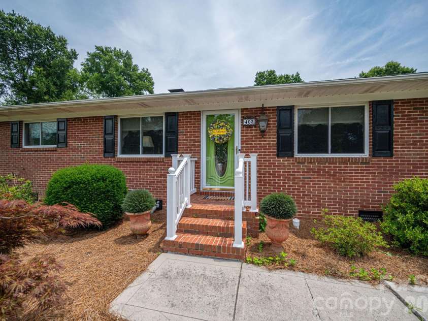 403 Old Post Road, Cherryville, NC 28021.  MLS# CAR4383564, YatesRealty ID 28826. 