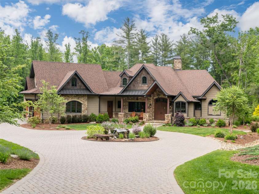 151 Bridgewater Drive, Fletcher, NC 28732.  MLS# CAR4386209, YatesRealty ID 28827. 