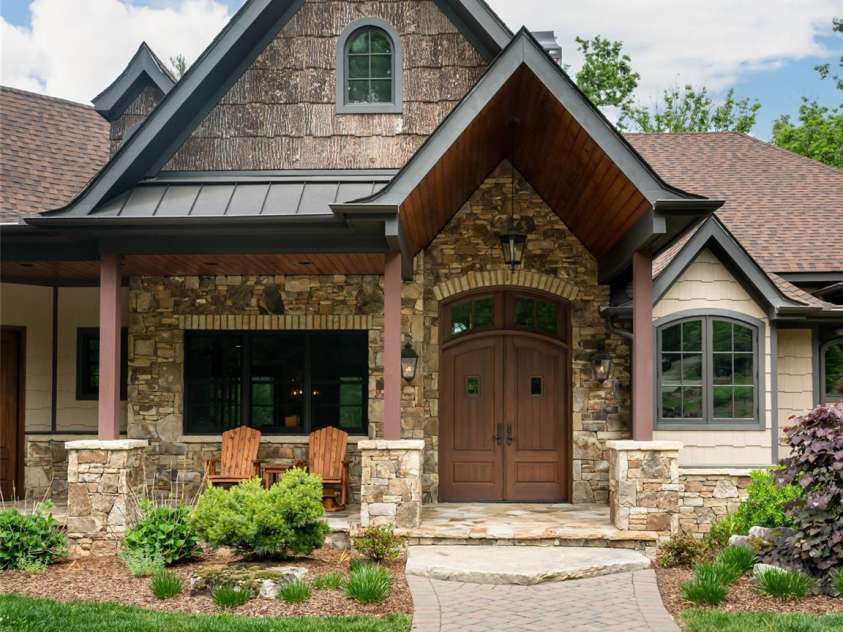 151 Bridgewater Drive, Fletcher, NC 28732.  MLS# CAR4386209, YatesRealty ID 28827. 