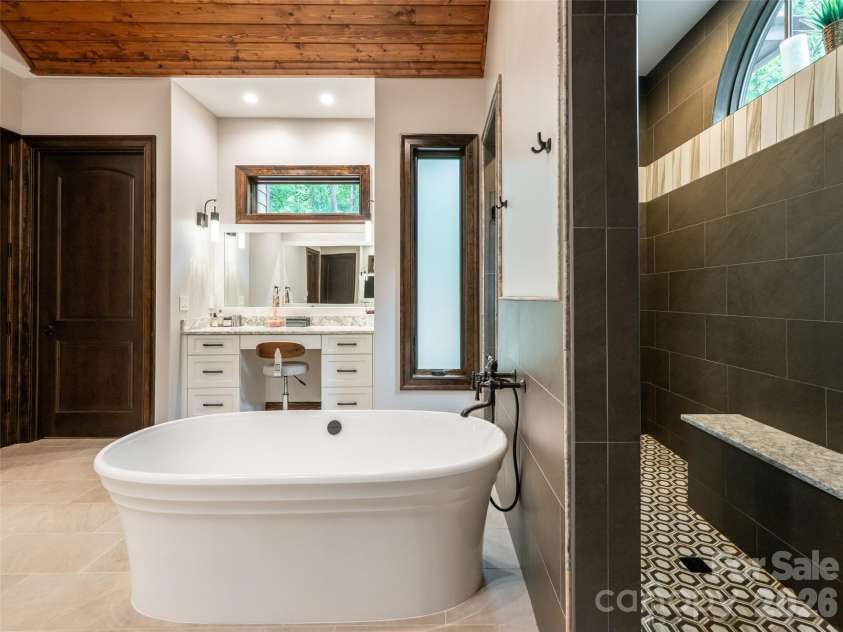 151 Bridgewater Drive, Fletcher, NC 28732.  MLS# CAR4386209, YatesRealty ID 28827. 