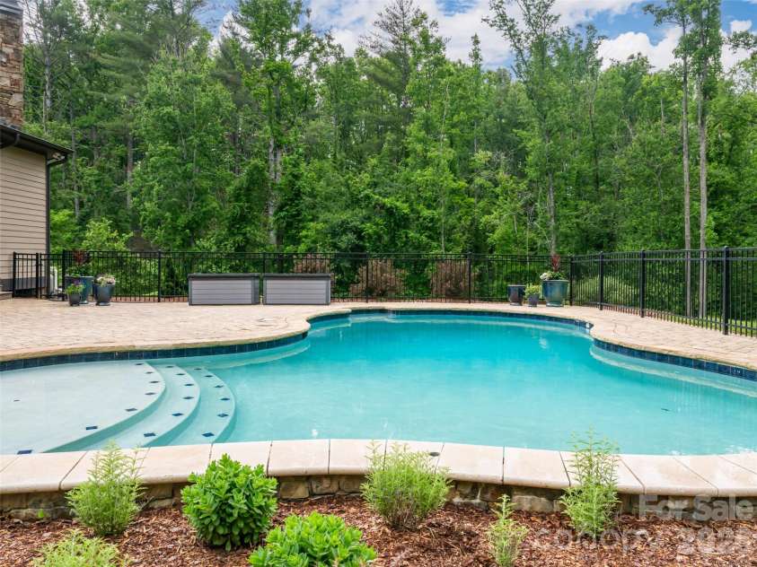 151 Bridgewater Drive, Fletcher, NC 28732.  MLS# CAR4386209, YatesRealty ID 28827. 