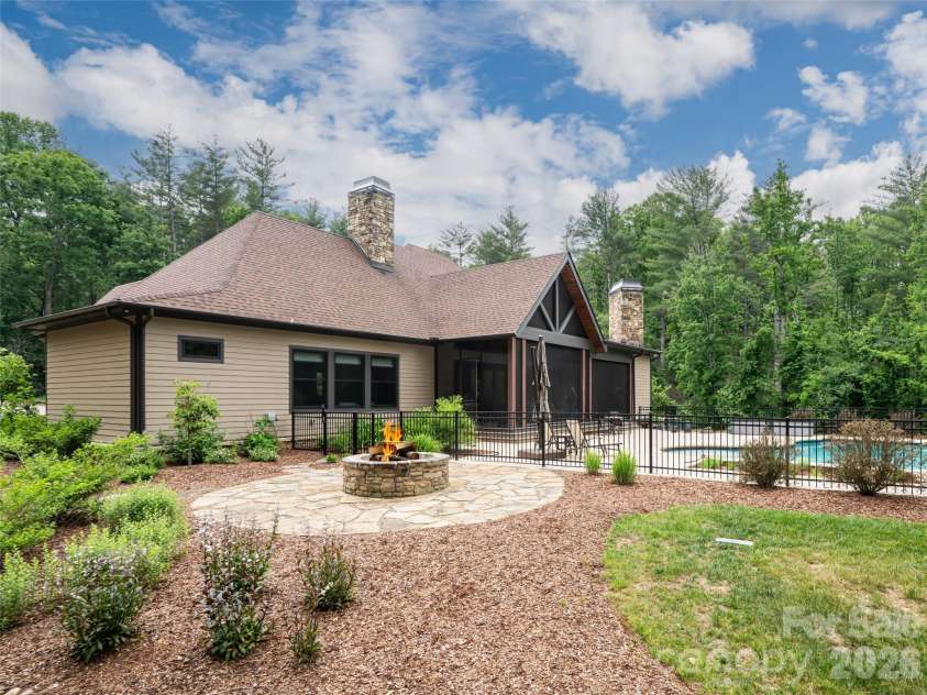 151 Bridgewater Drive, Fletcher, NC 28732.  MLS# CAR4386209, YatesRealty ID 28827. 