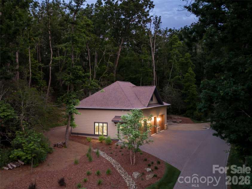 151 Bridgewater Drive, Fletcher, NC 28732.  MLS# CAR4386209, YatesRealty ID 28827. 