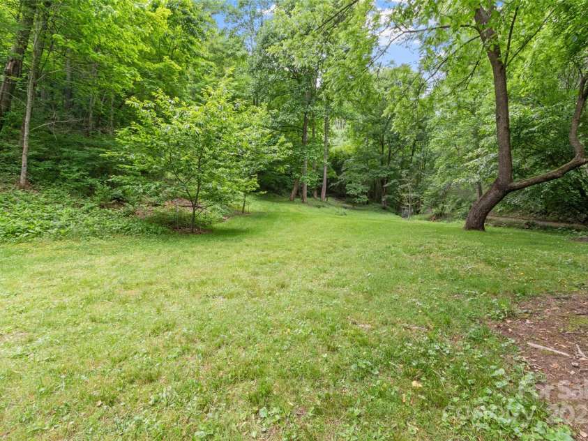 33 Copper Penny Lane, Burnsville, NC 28714.  MLS# CAR4263639, YatesRealty ID 28827. 