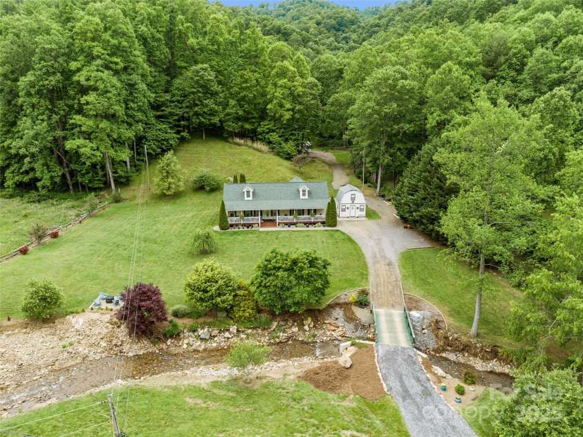 33 Copper Penny Lane, Burnsville, NC 28714.  MLS# CAR4263639, YatesRealty ID 28827. 