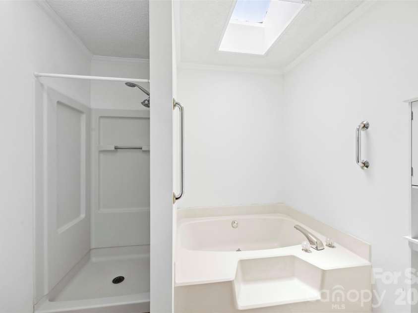 4413 Gentry Lane, York, SC 29745.  MLS# CAR4388254, YatesRealty ID 28828. Master bath