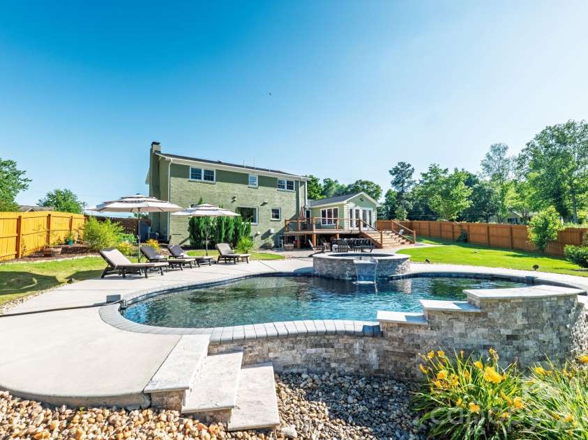8005 Island View Court, Denver, NC 28037.  MLS# CAR4388825, YatesRealty ID 28829. 