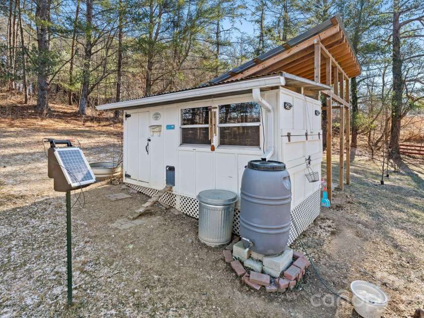 1348 Jenkins Valley Road, Alexander, NC 28701.  MLS# CAR4342000, YatesRealty ID 2883. Chicken Coop