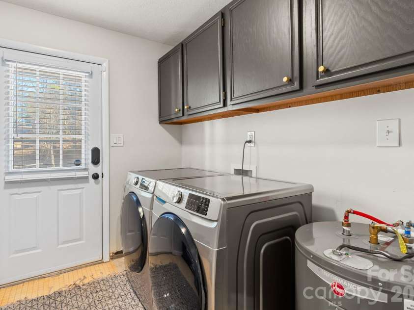 1348 Jenkins Valley Road, Alexander, NC 28701.  MLS# CAR4342000, YatesRealty ID 2883. Laundry/Mudroom